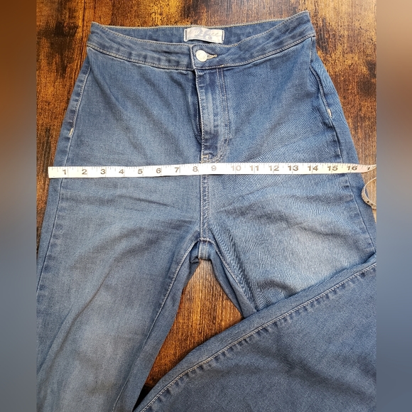 Free People 25x36 TALL custom, high rise, mid wash, bell bottoms, vintage, - Picture 7 of 14